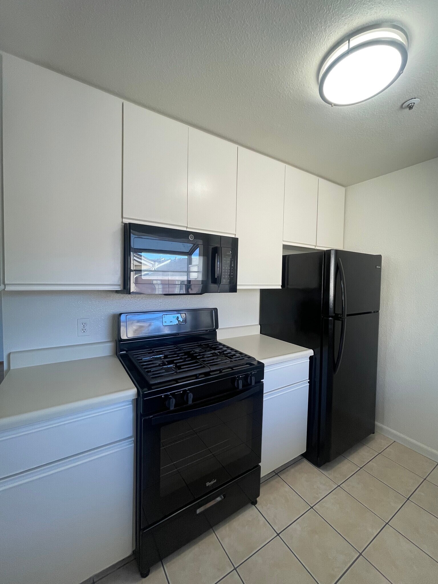 Building Photo - 1026 San Luis Cir