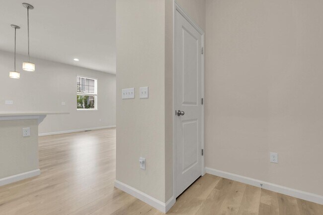 Building Photo - 23895 E Rocky Top Pl