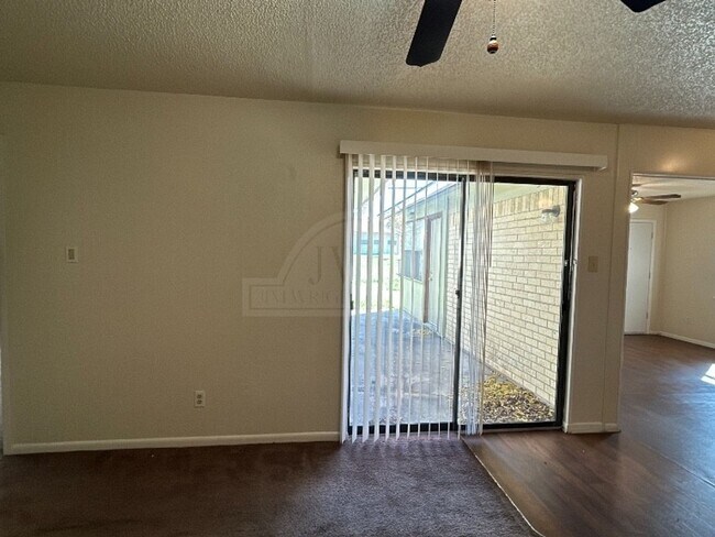 Building Photo - 618 N 23rd St