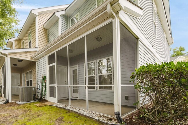 Building Photo - 1698 Low Country Pl