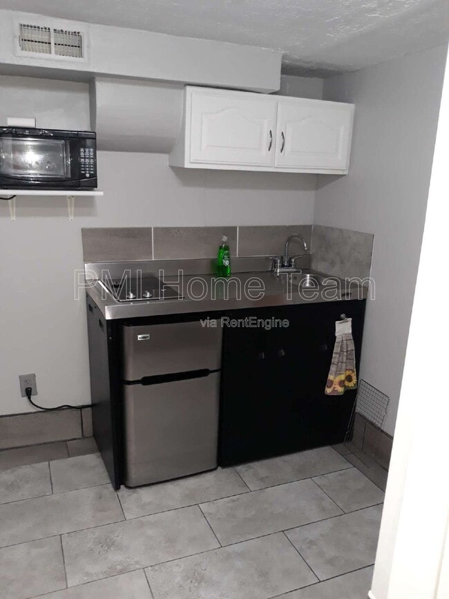 Building Photo - 168 Ross Dr