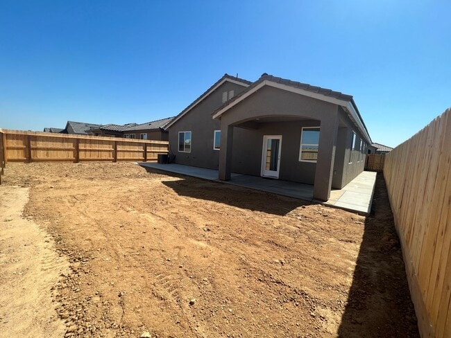 Building Photo - "Modern & Energy-Efficient 3BR/2BA Home with Solar - Perfect for Families!"