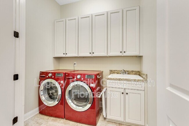 Building Photo - 1719 Pennan Pl