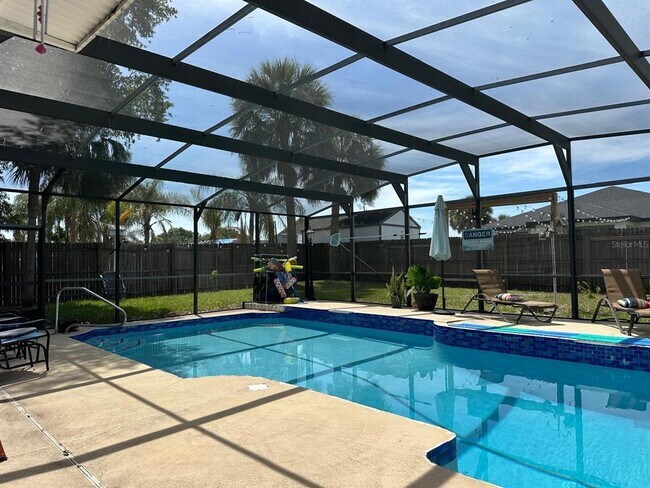 Building Photo - 818 Mendoza Dr