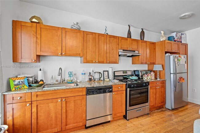 Building Photo - 7950 Tatum Waterway Dr