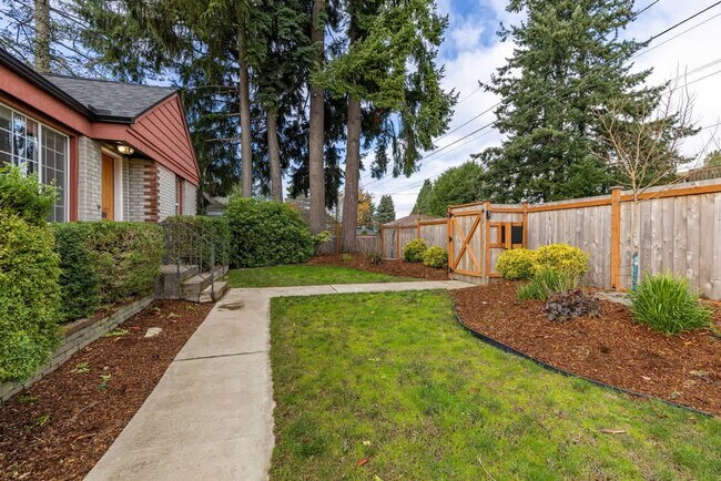 Building Photo - 3701 SW Henderson St