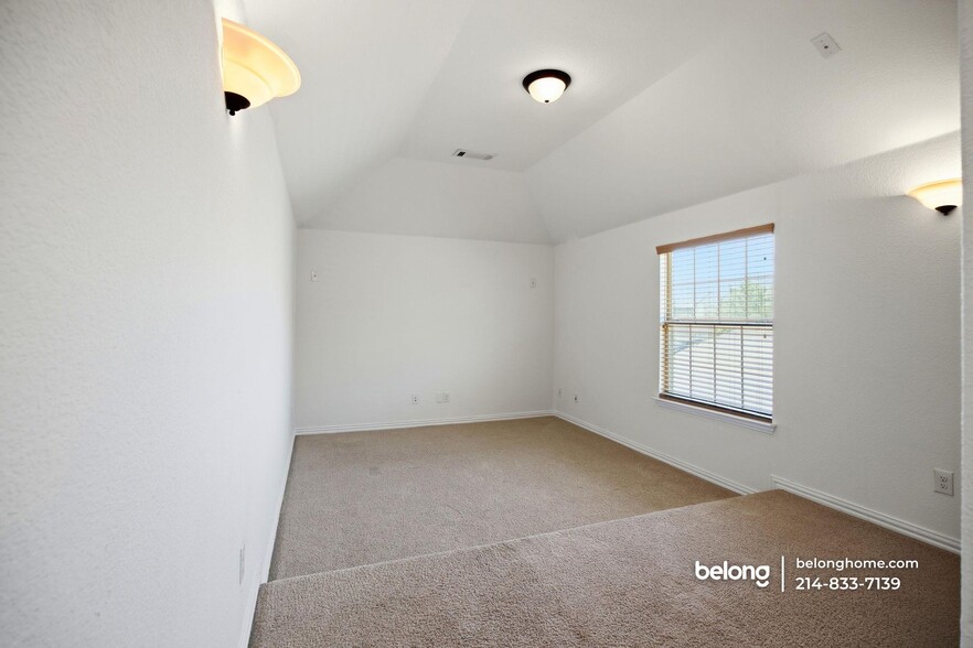 Building Photo - 9349 Velvet Cactus Dr