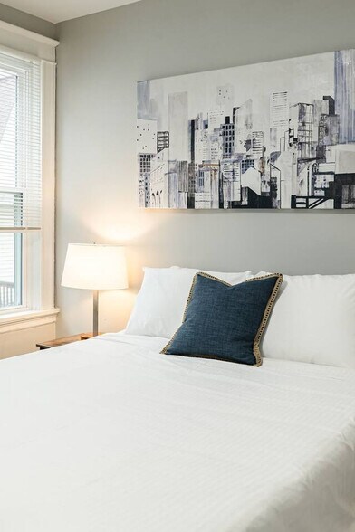 Building Photo - 216 Gilman Ave