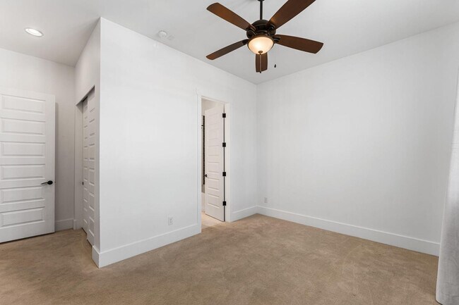 Building Photo - 4145 E Campbell Ave