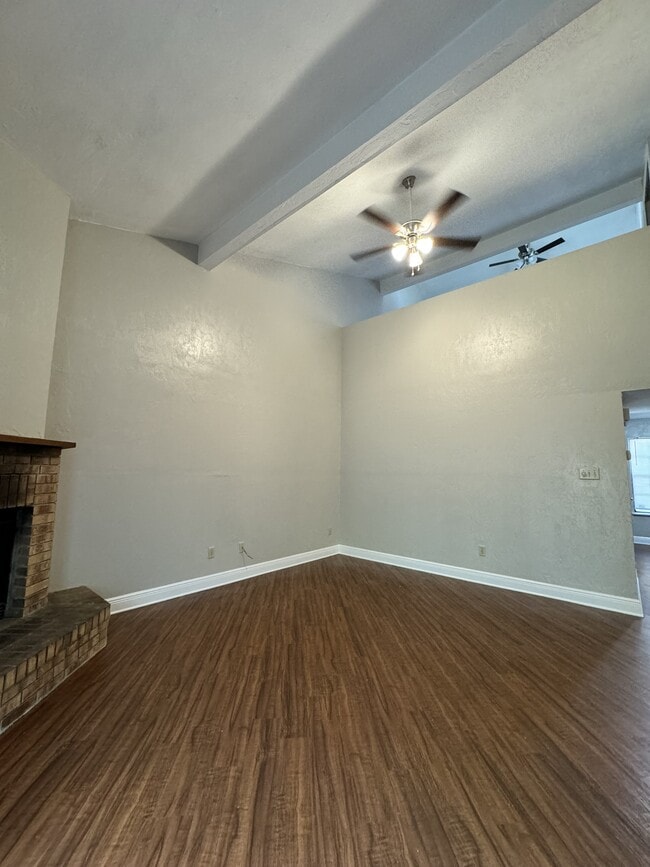 Building Photo - 1219 Stone Greene St