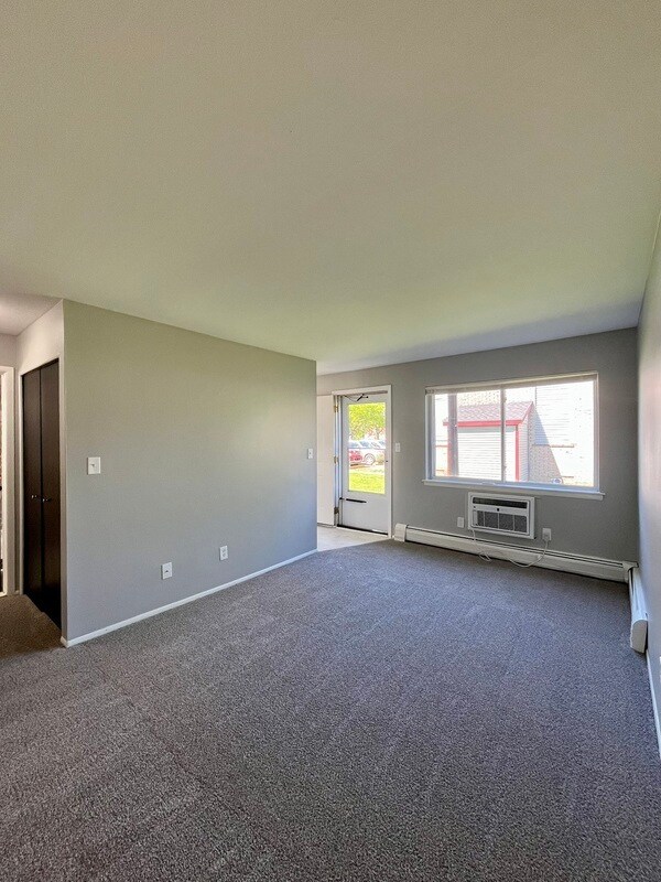 Building Photo - 1750 St Johns Blvd
