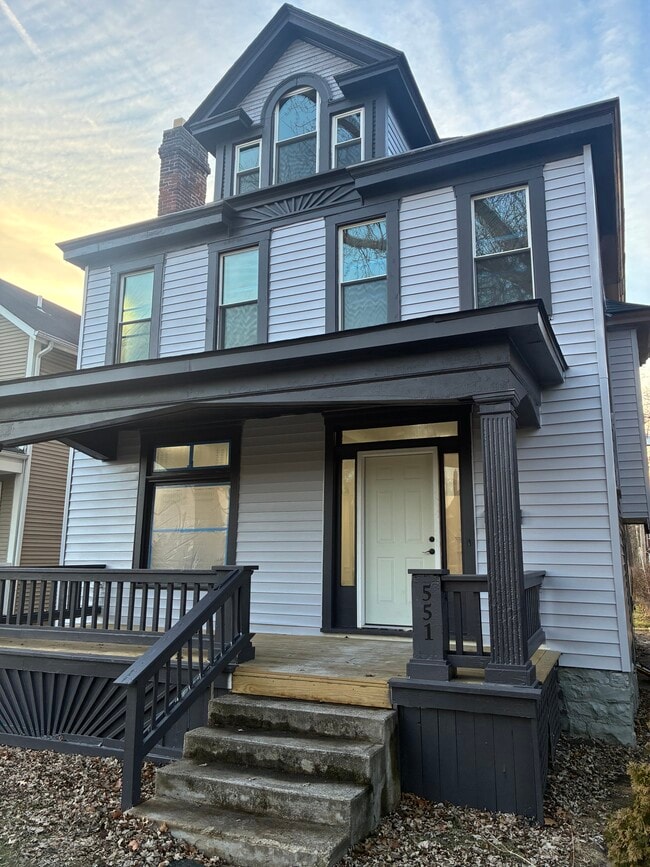 Building Photo - 551 Wilson Ave