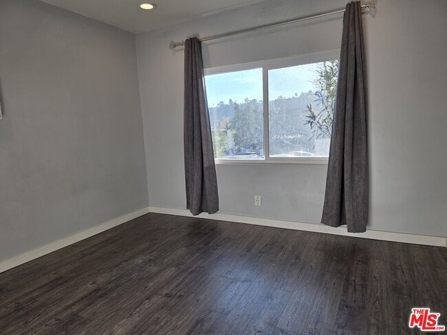 Building Photo - 375 N Avenue 52