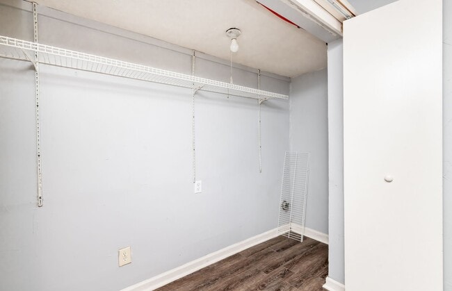 Building Photo - 917 Watt St