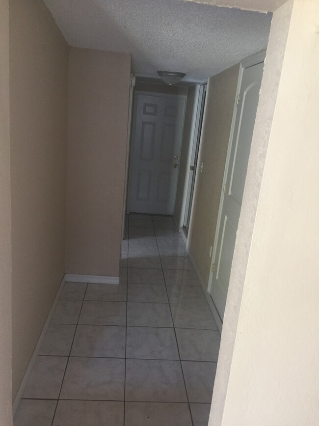 Building Photo - 3 Bedroom 1.5 Bathroom Home for Rent in th...