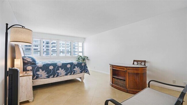 Building Photo - 3430 Galt Ocean Dr
