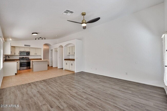 Building Photo - 2411 W Oberlin Way