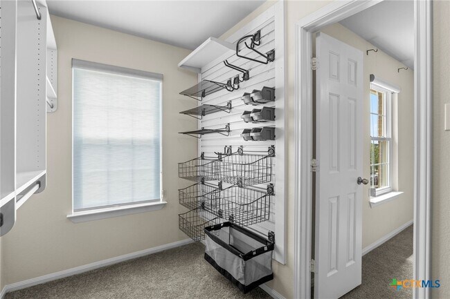 Building Photo - 5621 Bedrock Dr