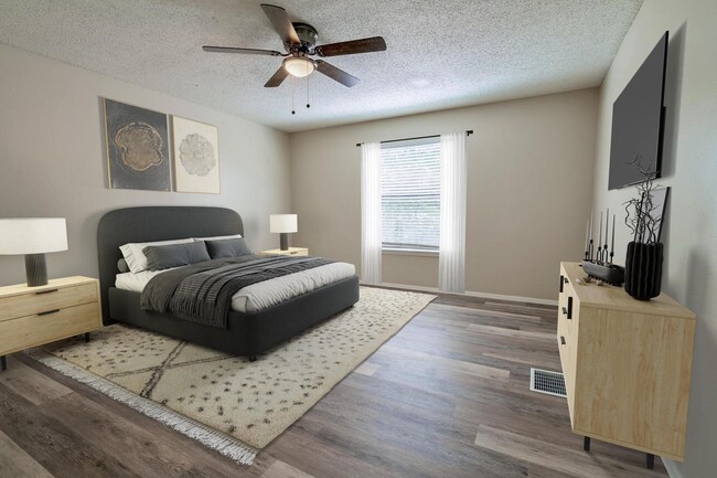 Building Photo - Updated 3-Bedroom Townhome with First-Floor Primary Suite