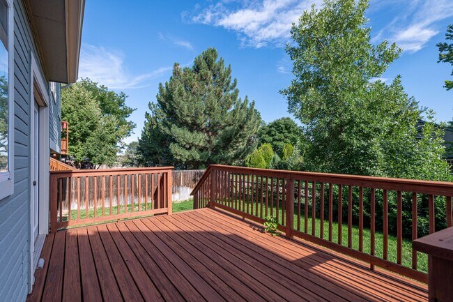 Building Photo - Wonderful 4-bed, 3-bath home adjacent to walking paths and parks