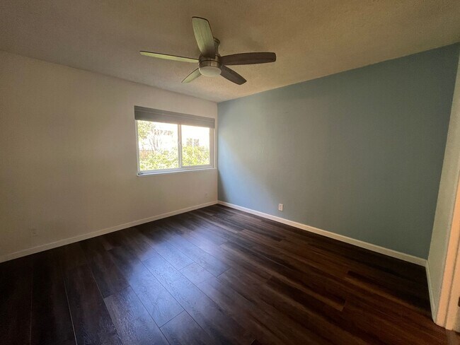 Building Photo - 5222 Greenberry Dr