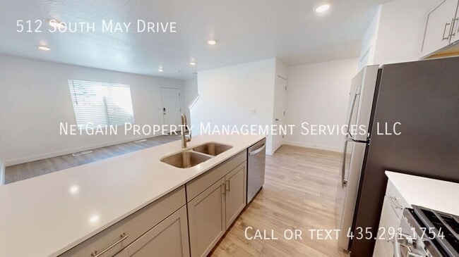 Building Photo - 512 May Dr