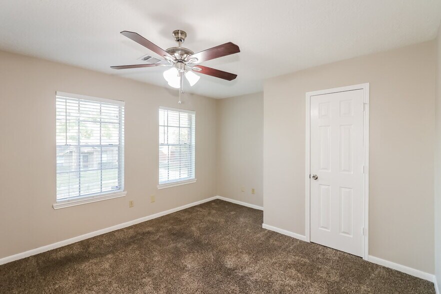 Building Photo - 4611 Dove Springs Dr