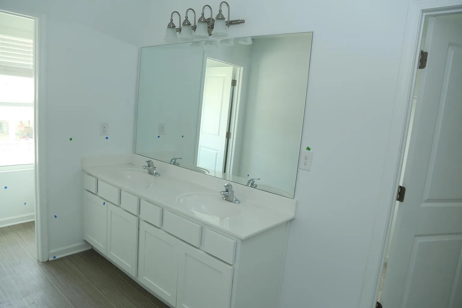Building Photo - Room in Townhome on Thornton Dr