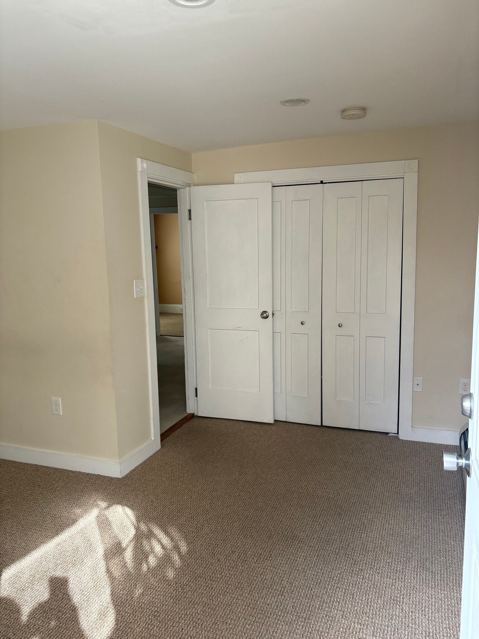 Building Photo - 94 Main St