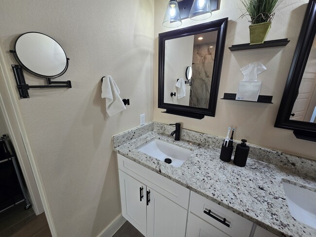 Building Photo - 2716 Brigham Ln