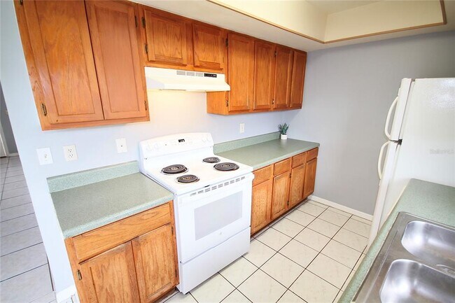 Building Photo - 3283 Oak Lake Pl