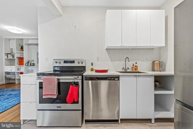 Building Photo - 2639 15th St NW