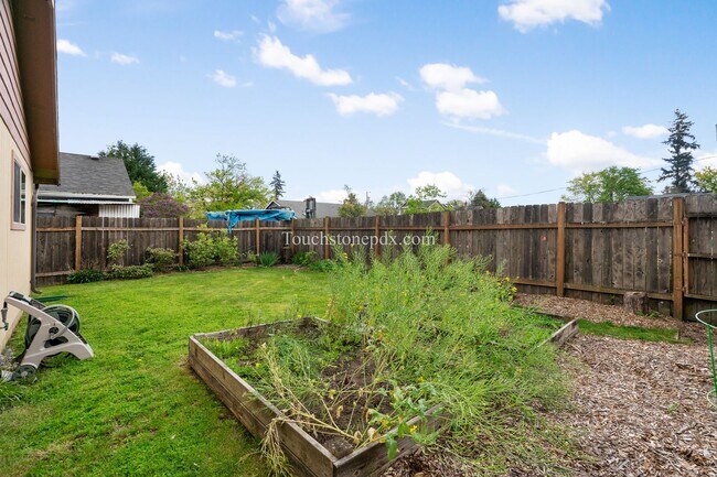 Building Photo - Quaint 3BD/1BA Home Near Mt. Tabor