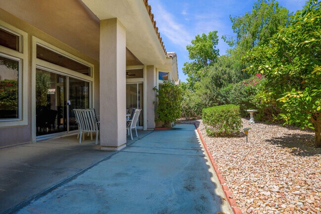 Building Photo - 37468 Westridge Ave
