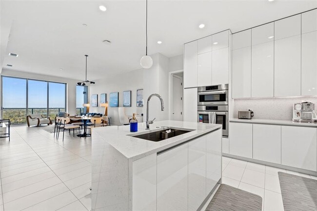 Building Photo - 777 3rd Ave N