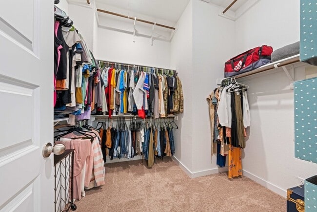 Building Photo - 1020 Highland Vista