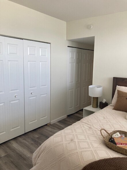 Building Photo - 2336 S 9th St