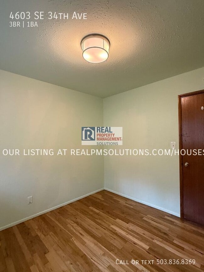 Building Photo - 4603 SE 34th Ave