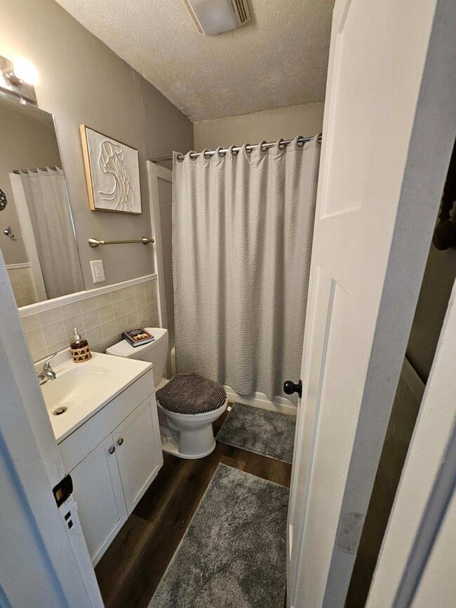 Building Photo - 2244 Park St