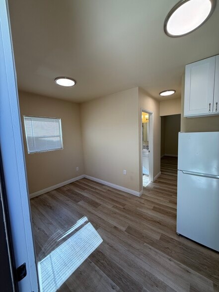 Building Photo - 1716 Orchard Ave