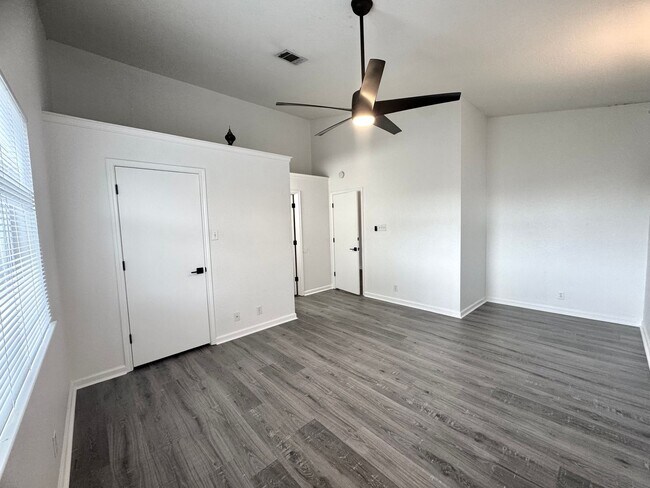 Building Photo - 3410 Speedway