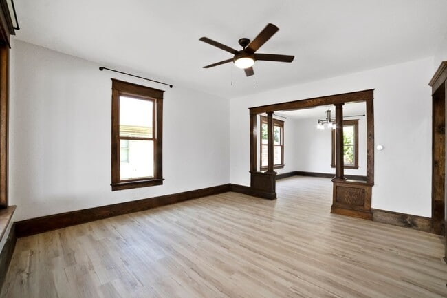 Building Photo - 3 Bedroom Custom Neenah Home