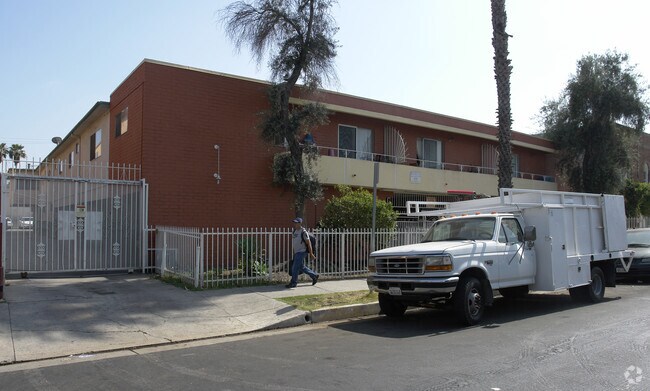 Building Photo - 5514 Sierra Vista Ave