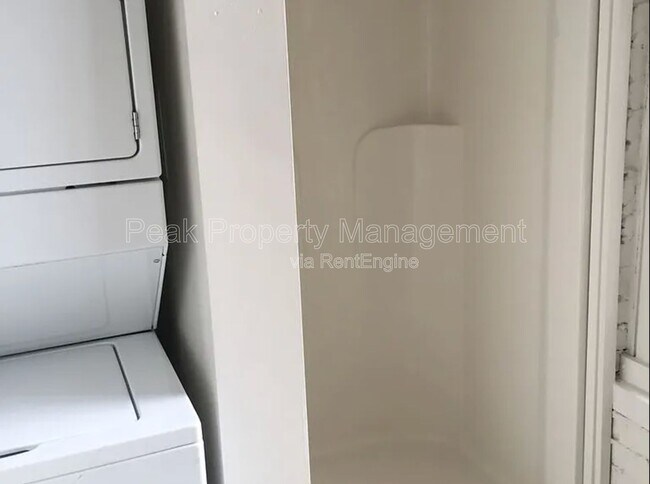 Building Photo - 308 W Broad St