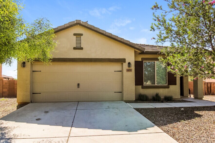Primary Photo - 8231 W Razorbill Dr