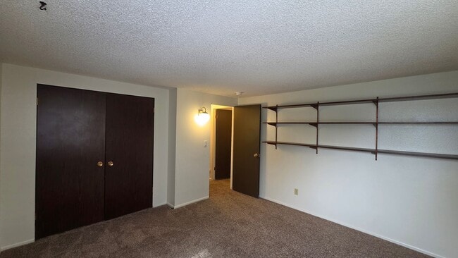 Building Photo - 411 Westview Dr