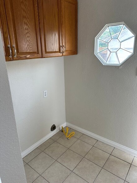 Building Photo - 5133 Levelside Ave