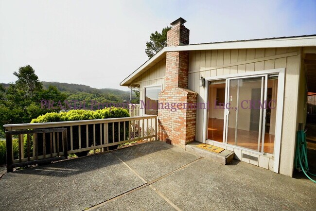Building Photo - Bright and Cheerful Home in Tam Valley wit...