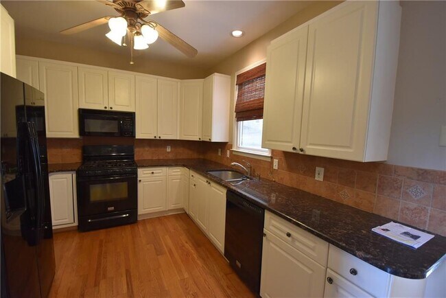Building Photo - 629 Overhill Dr
