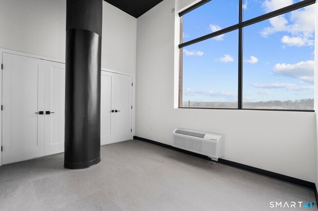 Building Photo - 480 Myrtle St